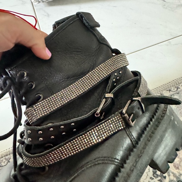 Steve Madden combat boots - Picture 2 of 4